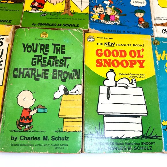 Vintage Charlie Brown & Snoopy Comic Books by Charles M. Schulz (11 each) - Picture 7 of 16